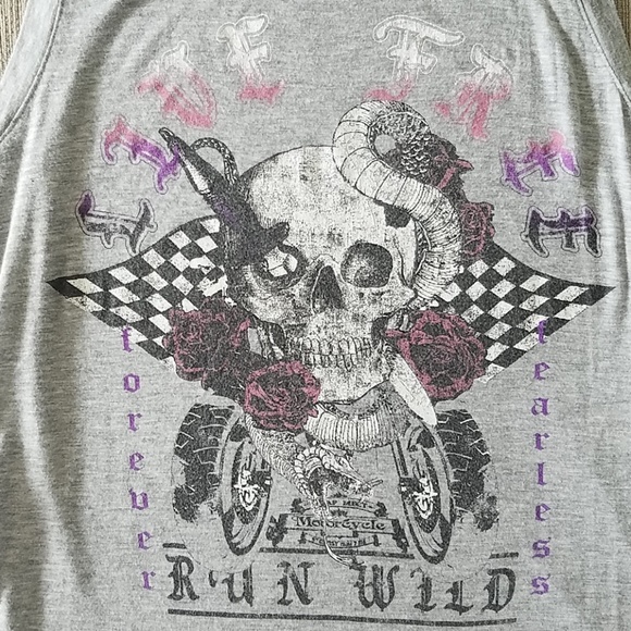 Tank - Picture 2 of 5